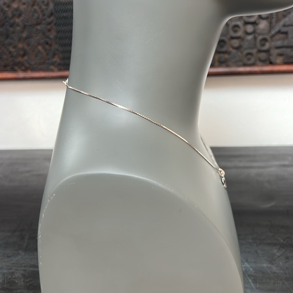 Silver toned necklace with enameled butterfly 🦋 pendant - Picture 3 of 6